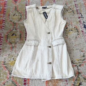 NWT PrettyLittleThing Sleeveless Cream Dress (size US 2)